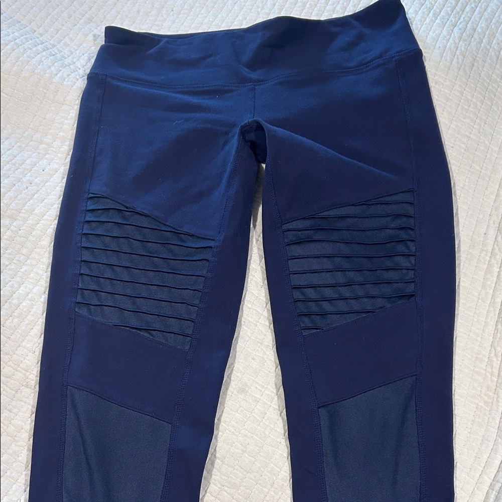 ALO Yoga Deep Blue Leggings - Picture 7 of 8